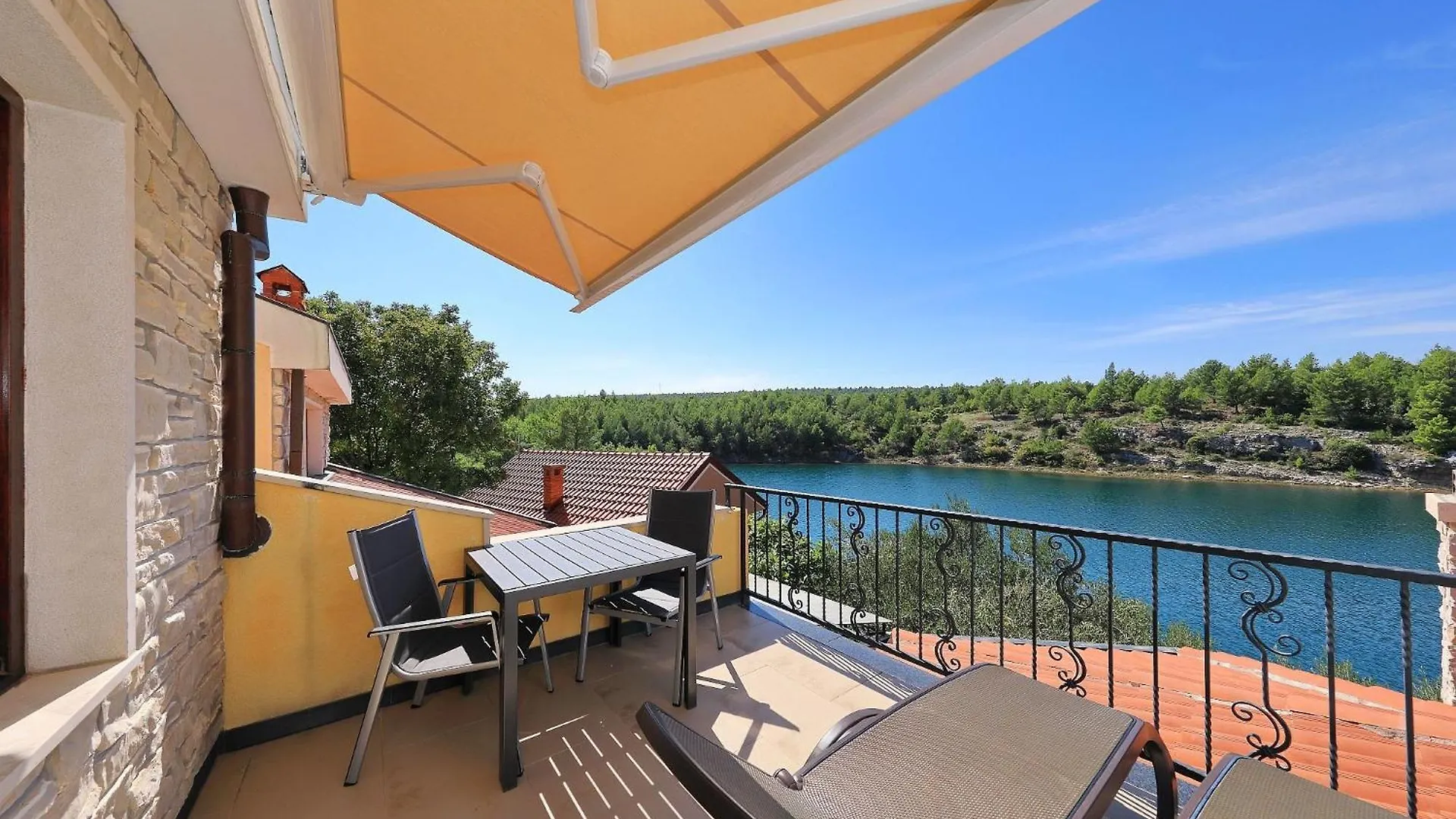 Alsano, No 1 Apartment Basic 0*,