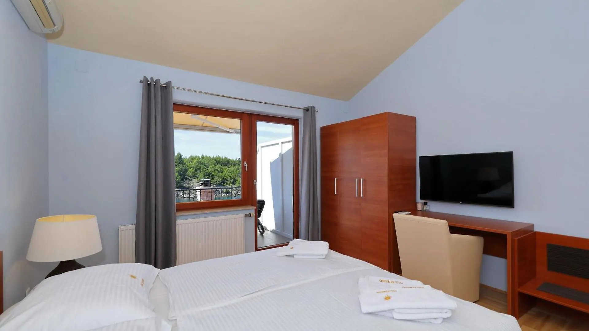 Alsano, No 1 Apartment Basic 0*,  Croatia