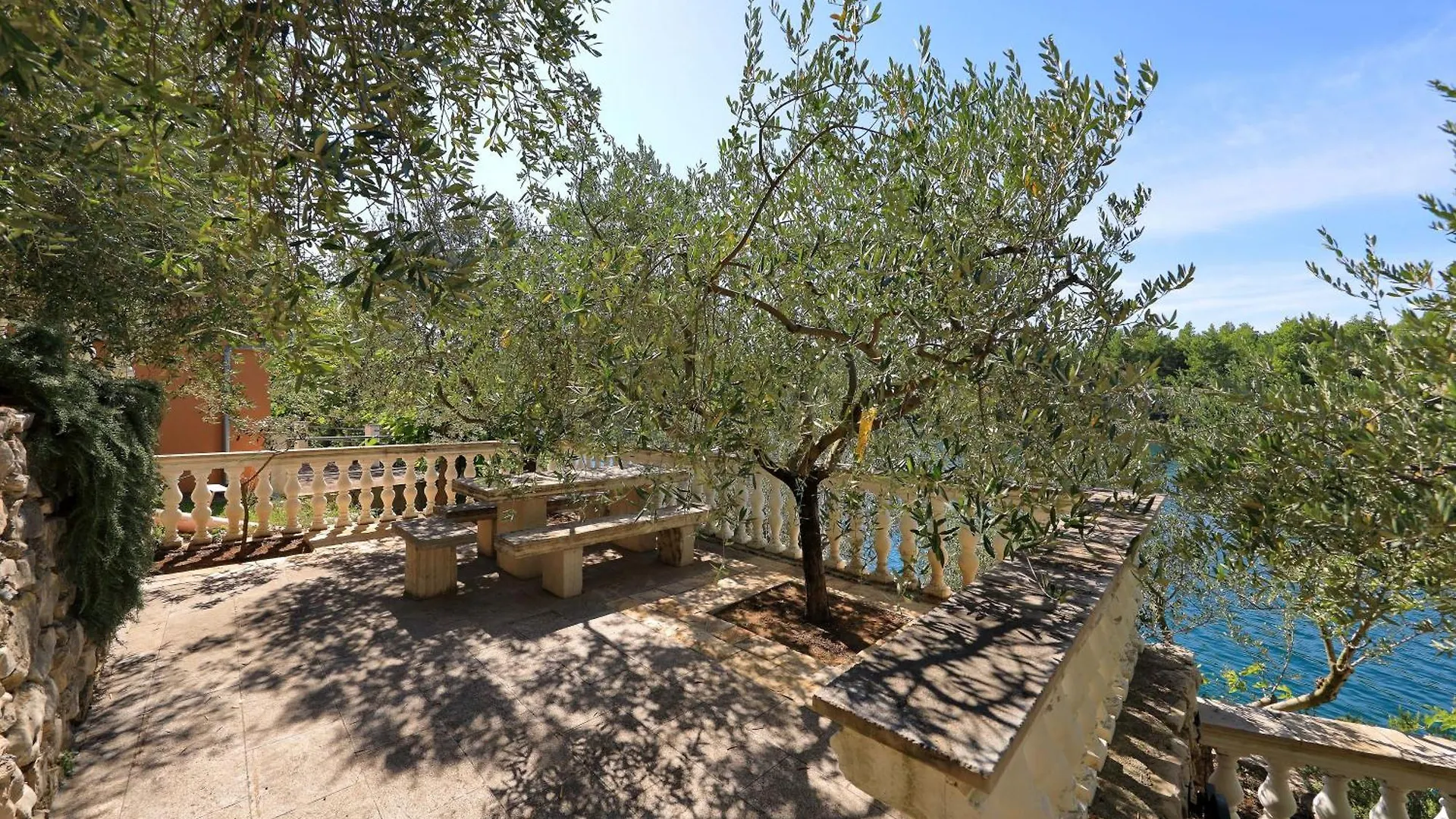 Alsano, No 1 Apartment Basic Croatia