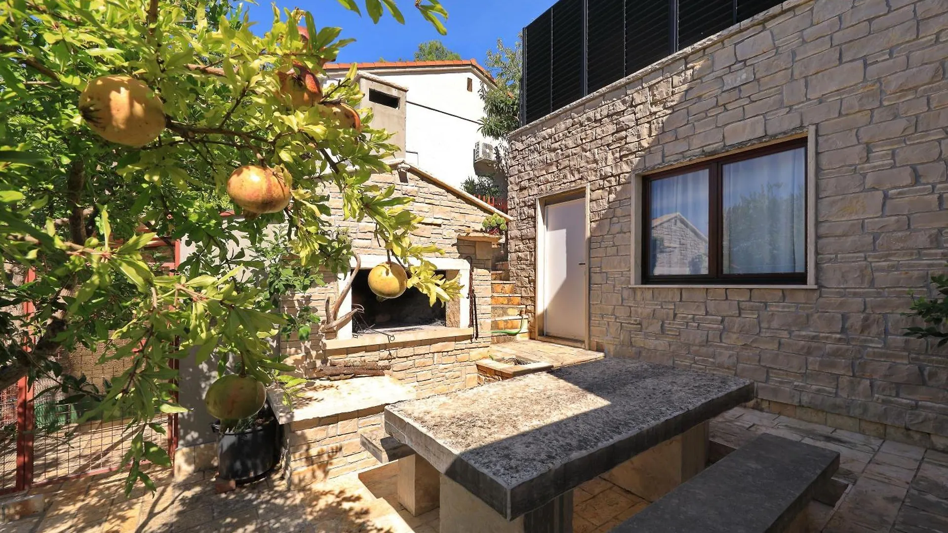 Alsano, No 1 Apartment Basic